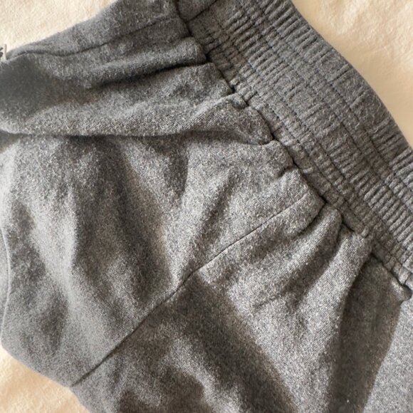 FREE WITH PURCHASE Little and lively shorts - Picture 4 of 4